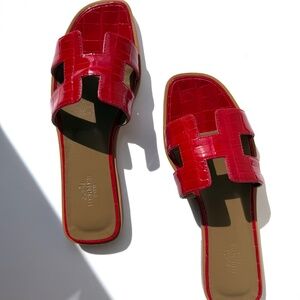 Hermes Oran Red Braise Shiny Crocodile Leather Slide Sandals 37 NIB